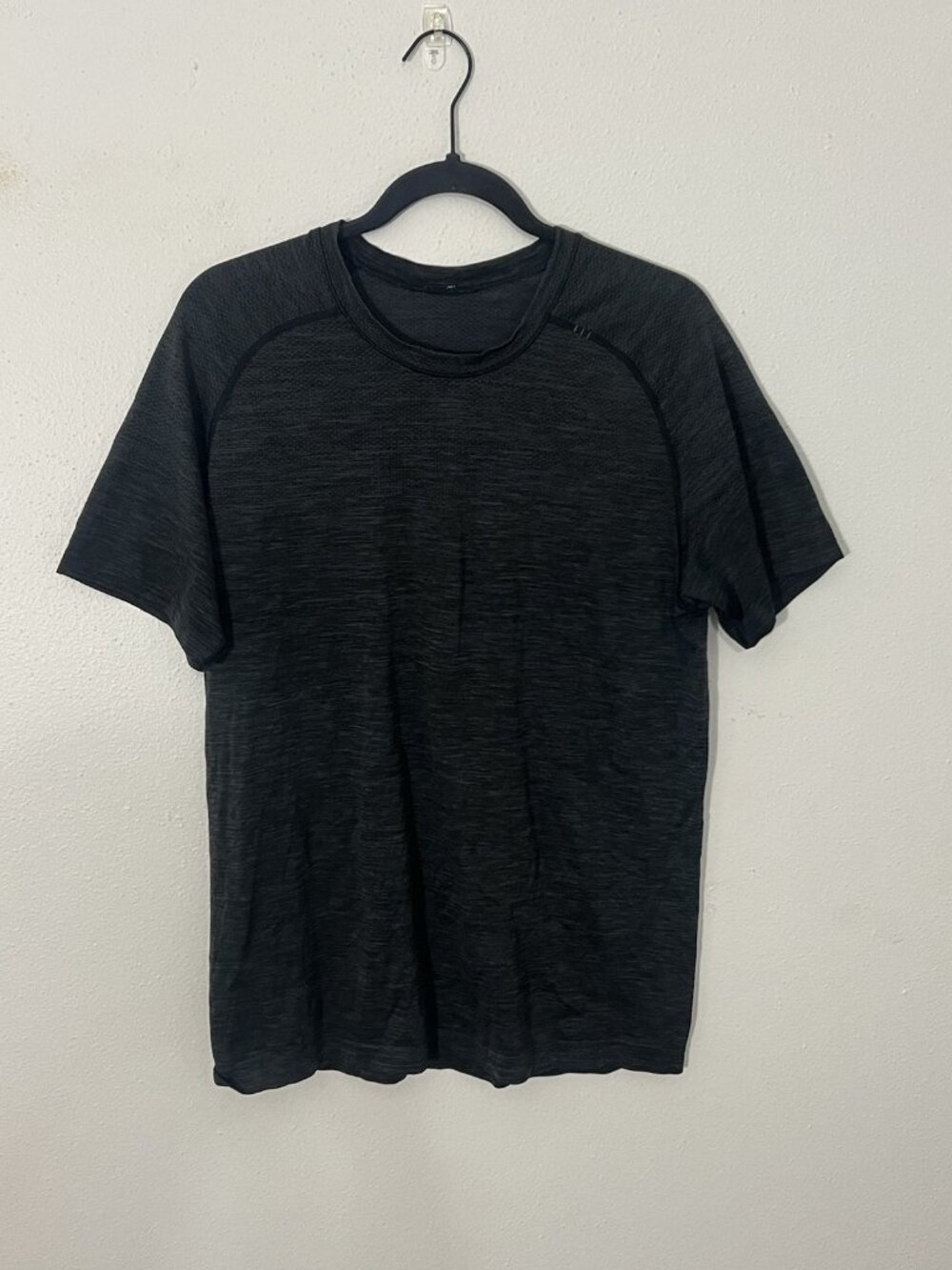 Lululemon Mens Dark Heather Gray Metal Vent Tech Short Sleeve Shirt Size Medium